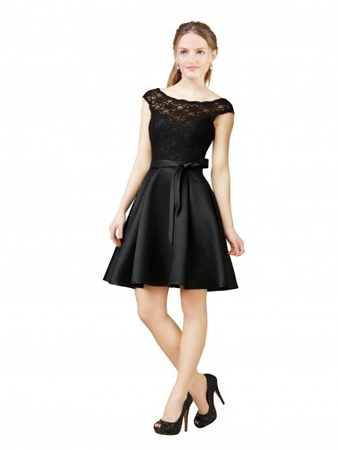 Schwarz A-Linien Illusion Ausschnitt Knielang Satin Spitze Kurze Brautjungfernkleider / Cocktailkleider / Heimkehr Kleider Hersteller