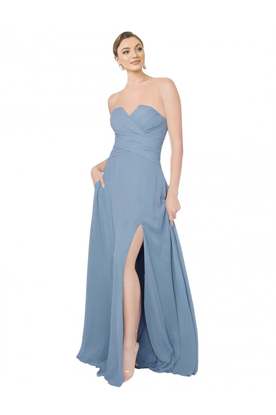 Staubiges Blau A-Linien Trägerlos Chiffon Lange Brautjungfernkleider Hersteller