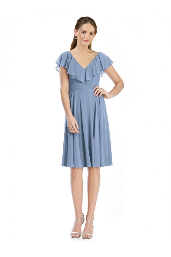 Staubiges Blau A-Linien V-Ausschnitt Knielang Cocktail Chiffon Kurze Brautjungfernkleider Hersteller