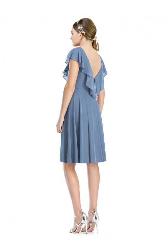 Staubiges Blau A-Linien V-Ausschnitt Knielang Cocktail Chiffon Kurze Brautjungfernkleider Hersteller